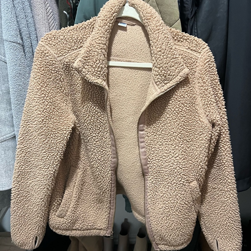 *SOLD* Women’s Fleece Sweater